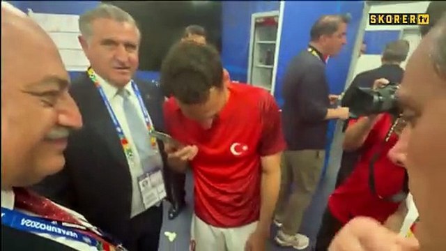 Cumhurbaşkanı Erdoğan'dan A Milli Futbol Takımı'na tebrik telefonu!