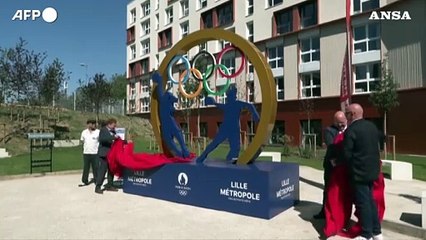 下载视频: Parigi 2024, inaugurato il villaggio olimpico per basket e pallamano