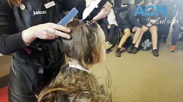 Bathurst High students and staff in World's Greatest Shave