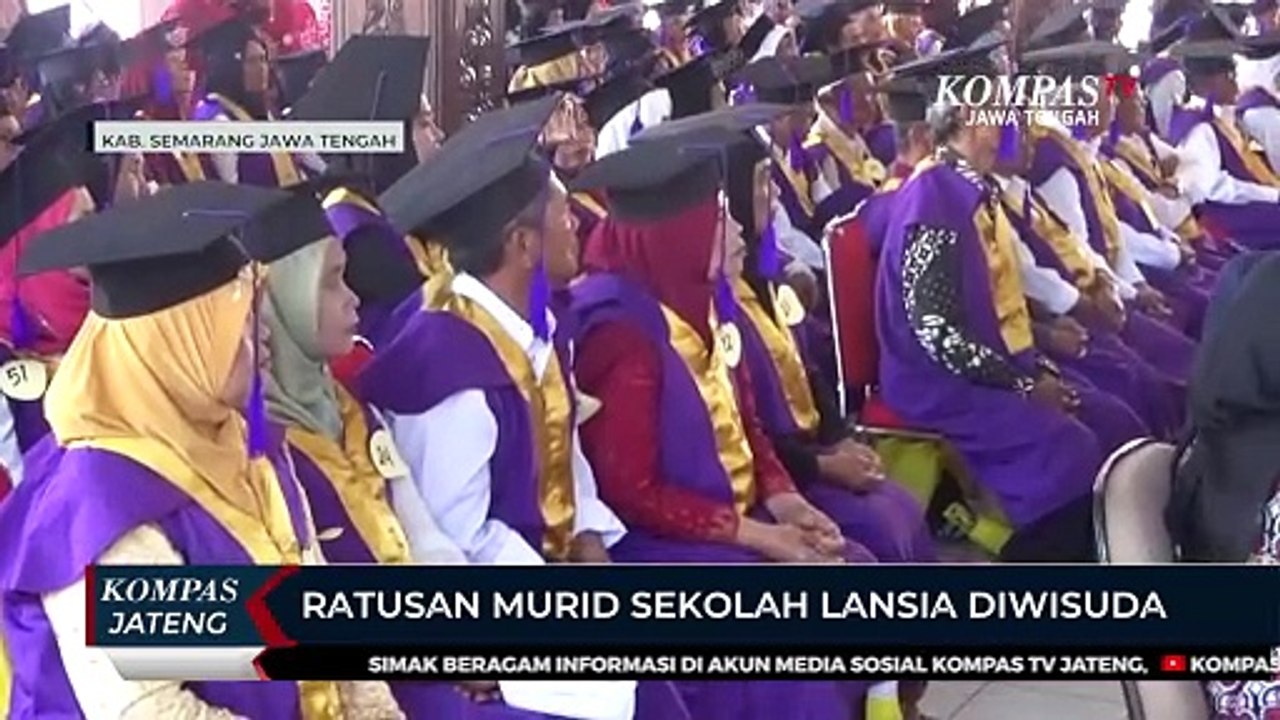Ratusan Murid Sekolah Lansia Diwisuda