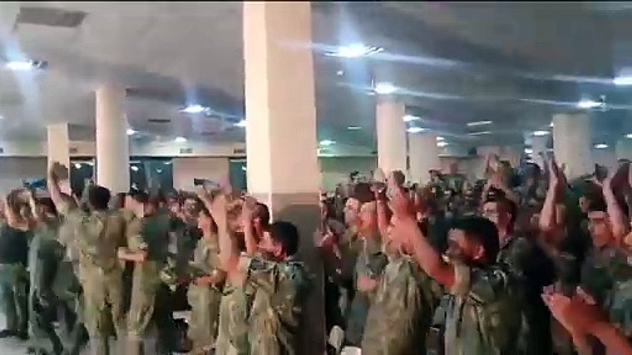 Azerbaycan askerlerinden A Milli Takım'a büyük destek