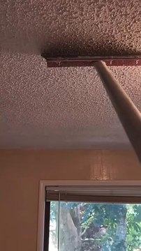 Dépose de revêtement décoratif suite dégât des eaux