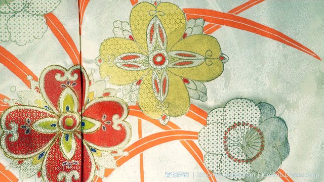 Very Soft High Quality Silk Tsukesage for Women with Retro Floral Pattern - Vintage 1980s Kimono