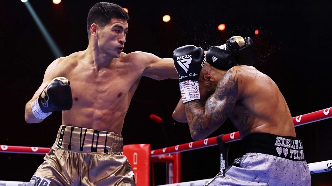 Dmitry Bivol (Rus) destaca el impetu de David Benavidez (USA)