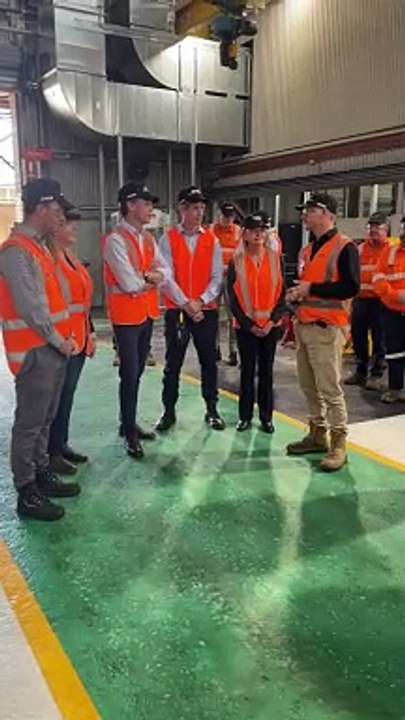 Chris Minns tours Cardiff rail workshop