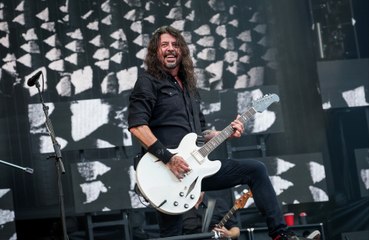 Dave Grohl abrió su propio pub entre bastidores en el Estadio de Londres