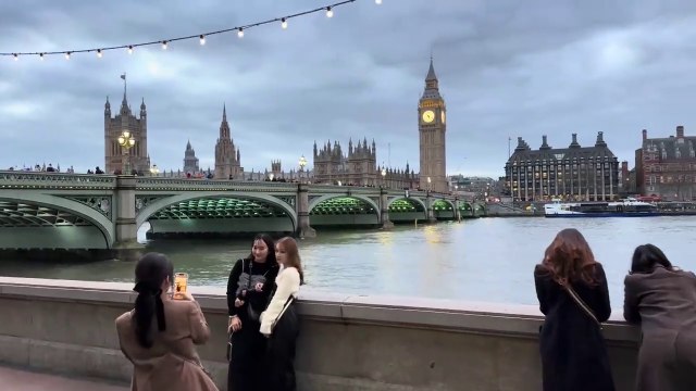 London City Tour 2024 4K HDR Virtual Walking Tour around the City London Winter Walk 2024_v720P