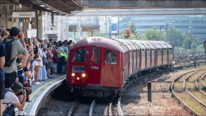 Vintage London tube set for TFL track return