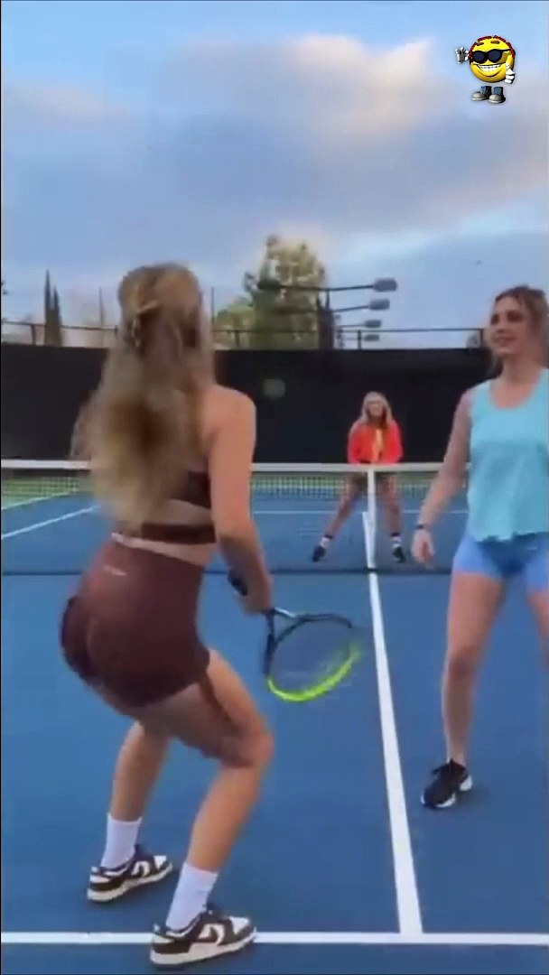 ⁣Women's Tennis  - #funny #funnyfails #funnyvideo #humor #humour #humormemes #memes #fails