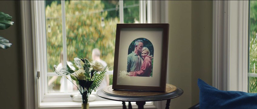 The Girl in the Pool Bande-annonce VO