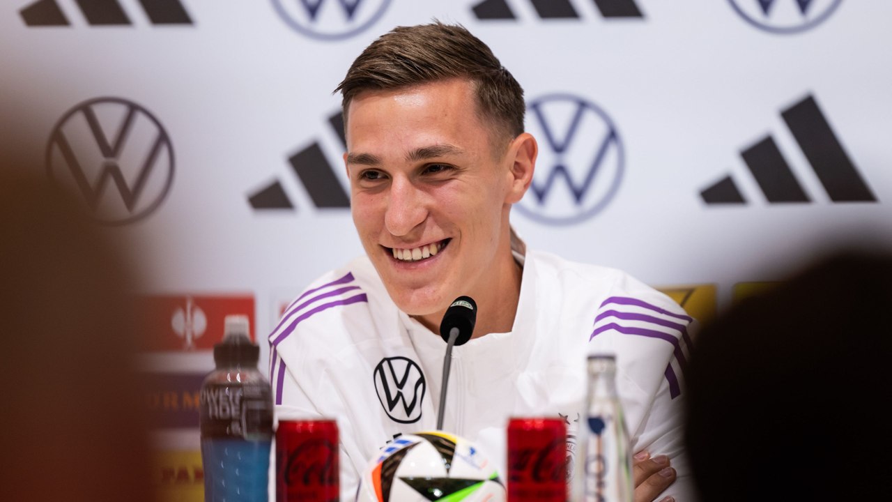 Schlotterbeck sorgt für Lacher: 'Wurde ein bisschen dazu gezwungen'