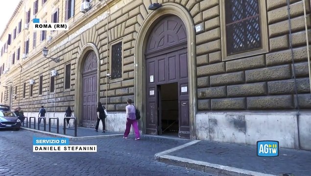 Carceri, proteste e disordini a Regina Coeli. Un testimone: «Hanno aggredito gli infermieri»