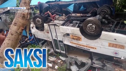 Minibus, nahulog sa gilid ng kalsada; senior citizen, patay; 24 sugatan | Saksi