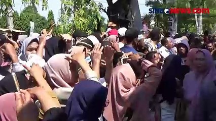 Tangis Haru Keluarga Sambut Kepulangan 450 Jemaah Haji Kloter 5 UPG