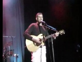 Pietro à la guitare