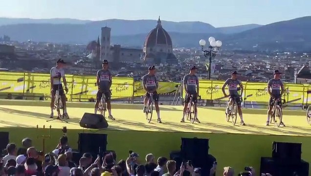 Tour de France, sul palco di Firenze la Alpecin Deceuninck di Van der Poel