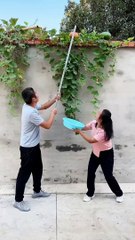 कद्दू चोर गलत हो गए - Pumpkin Thieves Strike! #viral #shorts #chinesecomedy