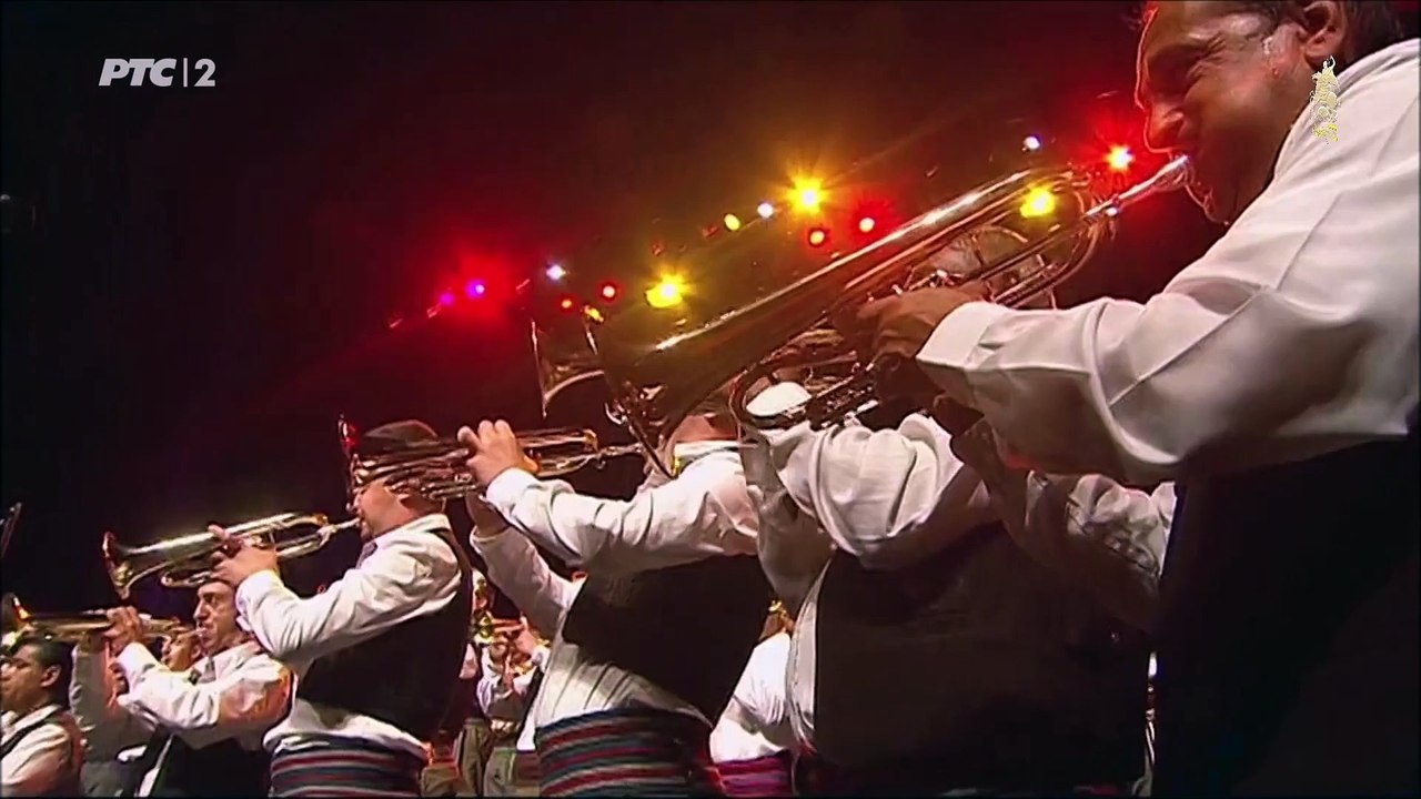 Cigani lete u nebo (Gypsies fly into the sky) - 100 SRPSKIH TRUBA ...