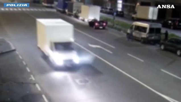 Milano, tre arresti per l'omicidio del 18enne che dormiva nel furgone