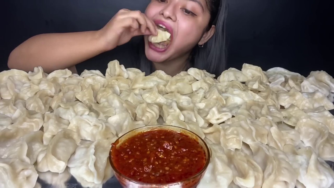 100 MOMO EATING CHALLENGE