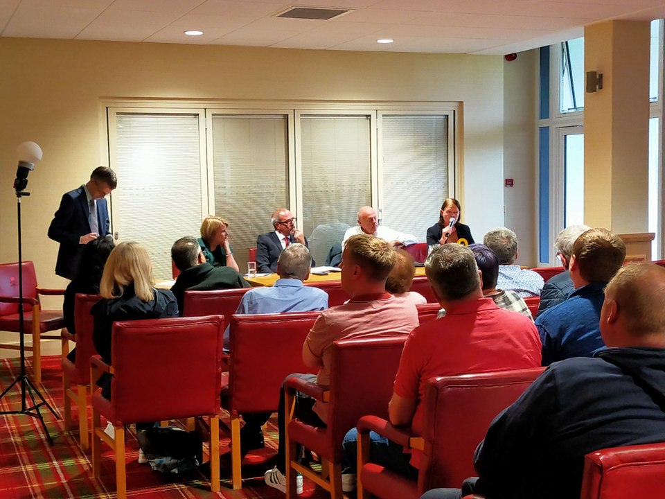 South Ribble election candidates quizzed by voters - video Dailymotion