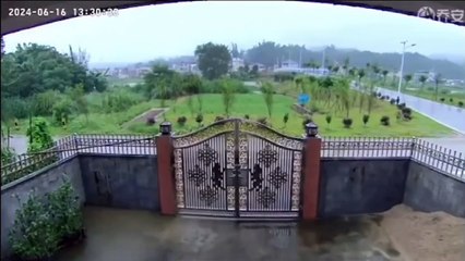 Amazing video of the mid-June flooding in Meizu, Guangdong, China.  Cataclysms will intensify every day!  Write to me a phrase in direct  "I WANT TO KNOW" I will tell you the Truth about what is happening with the climate  and how to save yourself and