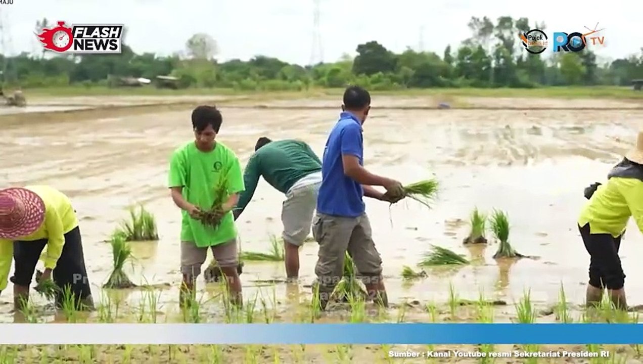 Antisipasi Kemarau Panjang, Jokowi Serahkan 30 Unit Pompa Air ke Petani Kotawaringin Timur