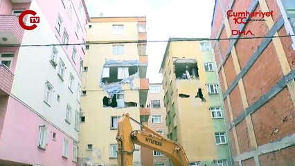 Bahçelievler'de hasar alan binanın önündeki bekleyiş sürüyor