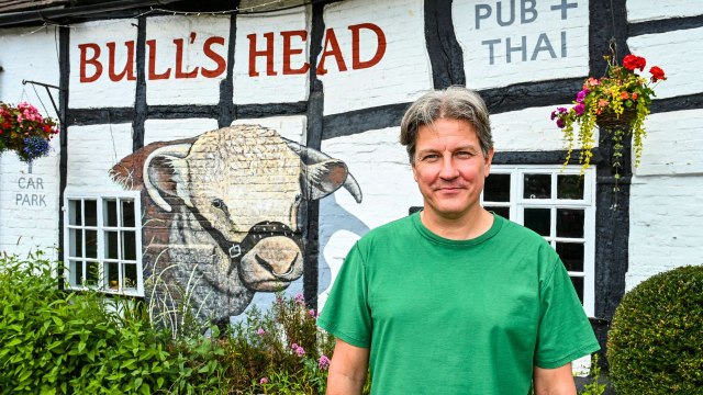 Pub landlord ordered to remove giant bull mural from Grade II-listed inn
