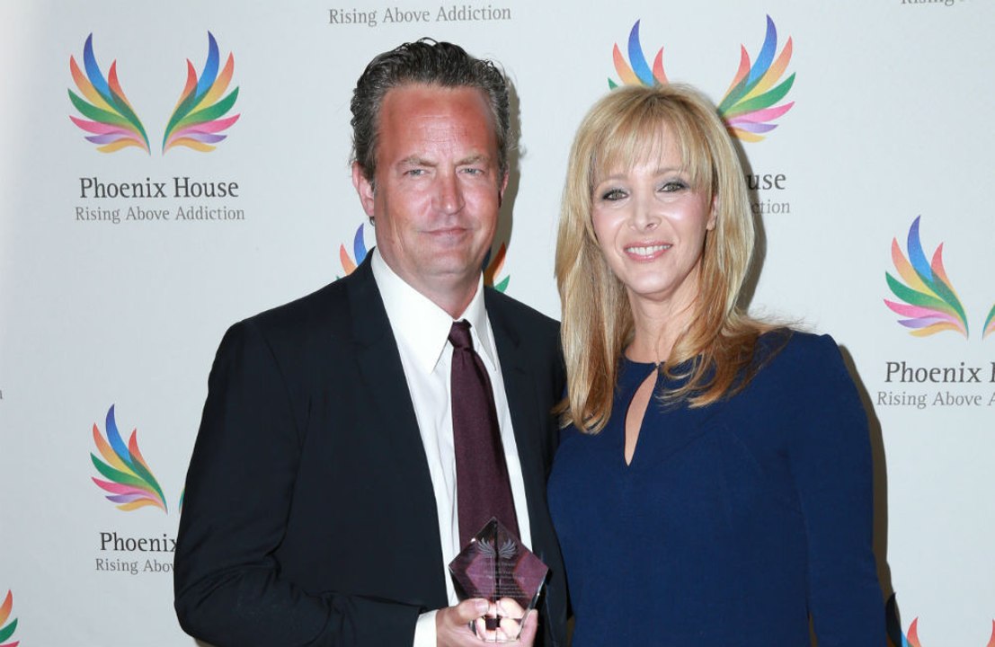 Lisa Kudrow revela sua forma de homenagear Matthew Perry