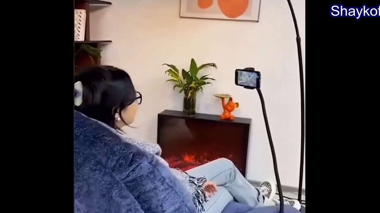 Adjustable Velvet Rocking Chair with Adjustable Backrest