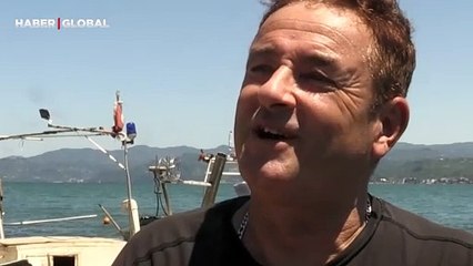 Ölüme meydan okuyarak hortumun içinden geçen balıkçı: “5 tonluk tekneyi kaldırır gibi yaptı”