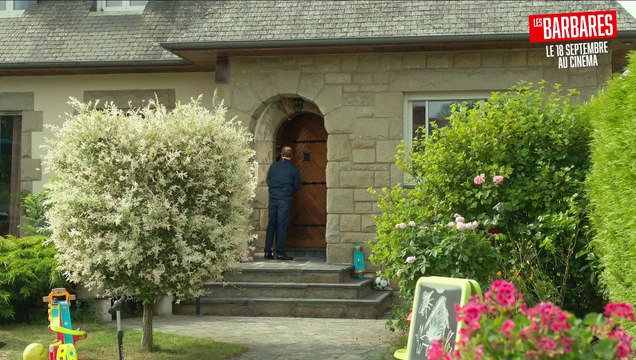 Les Barbares Teaser (5) VF