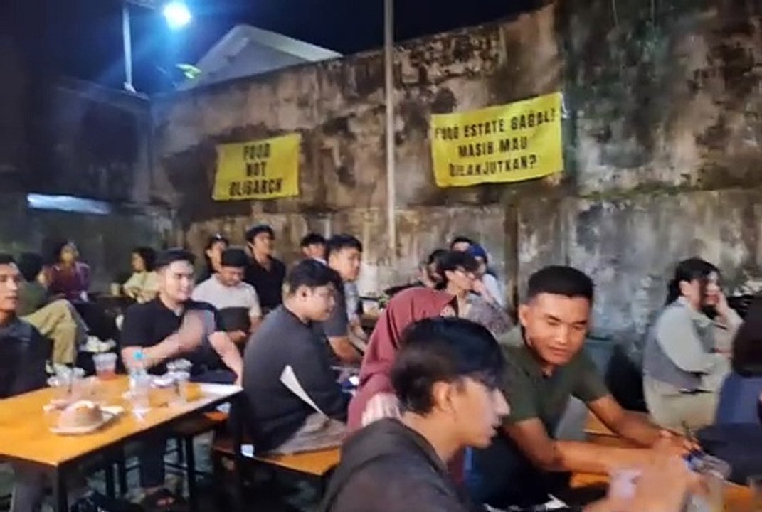 Diskusi Karhutla di Festival Bulan Juni 2024 di Palembang