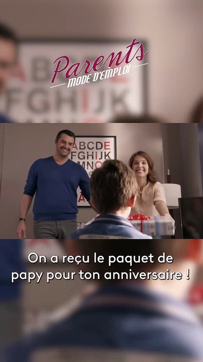 "Bizarre, c'est le même papier cadeau que pour le Père Noël..." - Parents Mode d'Emploi