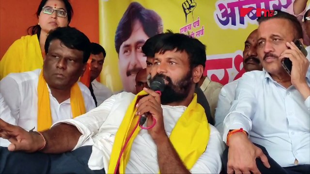 जरांगेंचं गाव, हाके येणार होते, बीडमध्ये मातोरीत दगडफेक कुणी केली?