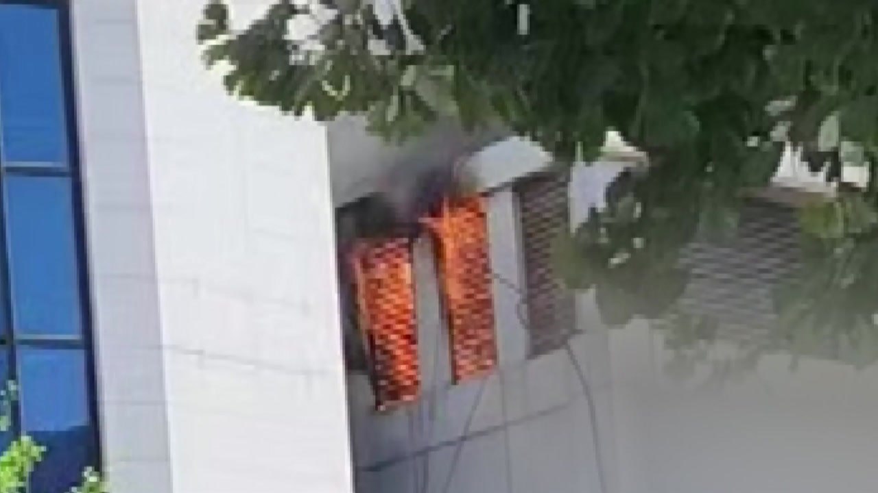 세종 상가 건물 옥상 불...1명 화상·6명 긴급대피 / YTN