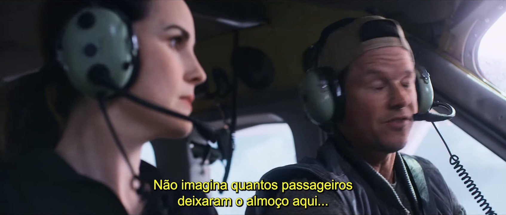 Ameaça no Ar | Trailer Legendado #ameaçanoar #flightrisk
