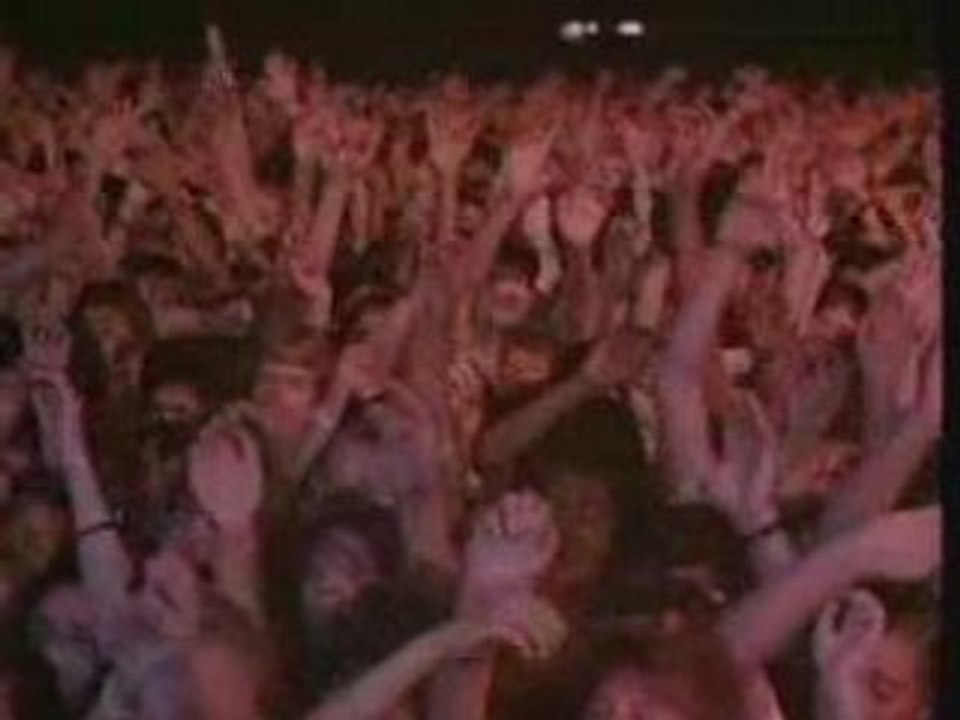 Michael jackson - man in the mirror (moonwalker concert)