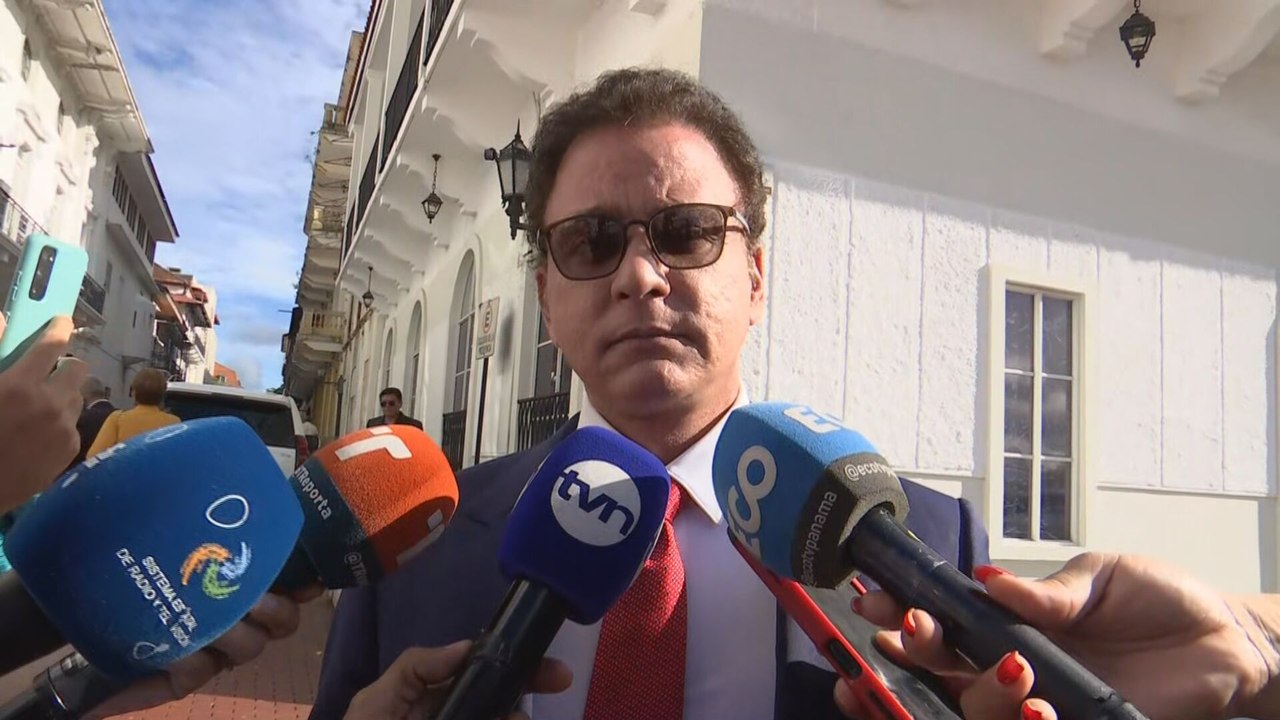 Contralor Gerardo Solís se refiere a ‘mutuos acuerdos’ y ‘aumentos salarios’