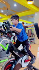 Cycle aage ni bad rhi   Tag your gym friend ..#abaanakhtar #its_razika #comedyvideos #gym