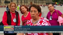 En México cientos de turistas nacionales y extranjeros visitan el Zócalo