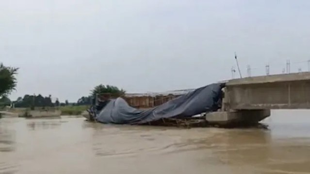 बिहार में 11 दिन में गिरा 5वां पुल! तेजस्वी ने CM नीतीश पर कसा तंज, बोले- देखो गिरा एक और पुल