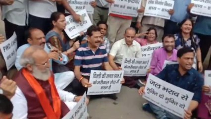 दिल्ली में जलभराव के ख‍िलाफ जनता के साथ सड़कों पर उतरे BJP के नेता,  शाहदरा चौक को क‍िया जाम