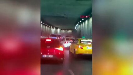 Ümraniye'de alt geçidi trafiğe kapattılar, sürücüler isyan etti