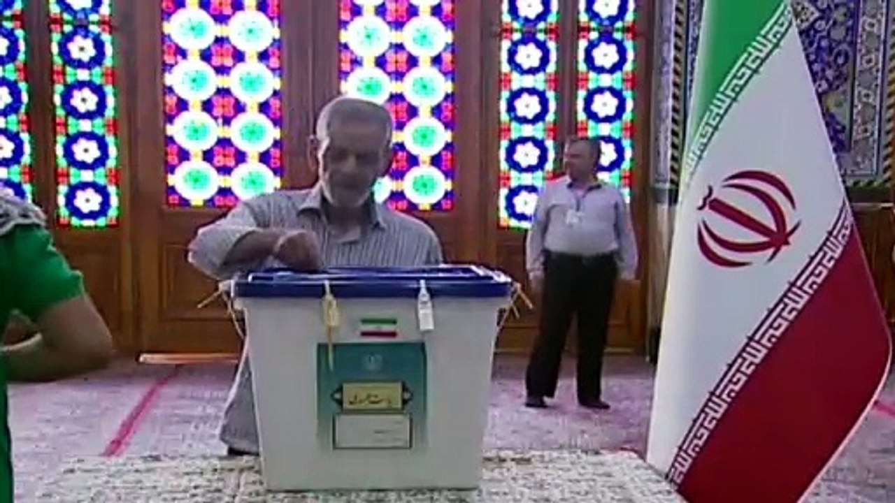 Iran: Präsidentenstichwahl zwischen Reformer und Hardliner