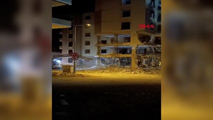 Gaziantep’te 6 katlı bina yıkımda çöktü