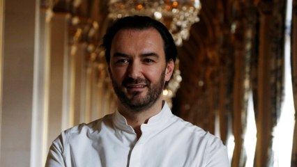 GALA VIDEO - Cyril Lignac en famille pour fêter les 2 ans de son fils Léo, un adorable petit blondinet