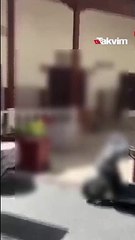 Soyunup bakın ne yapmaya çalıştı! Cami önünde ahlaksız kadın provokasyonu