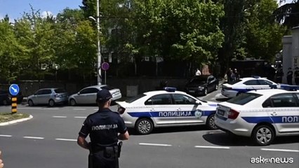 In Serbia agente aggredito con balestra davanti a ambasciata Israele